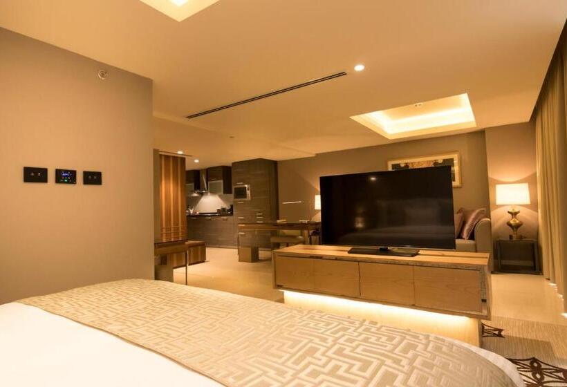 استودیوی لوکس, Grand Millennium Muscat