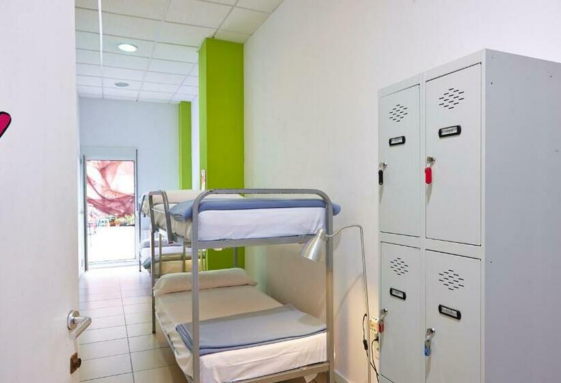 Кровать в Общей Комнате, Pil Pil Hostel Bilbao