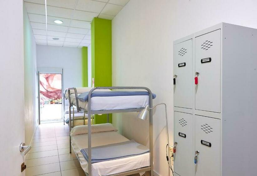 Кровать в Общей Комнате, Pil Pil Hostel Bilbao