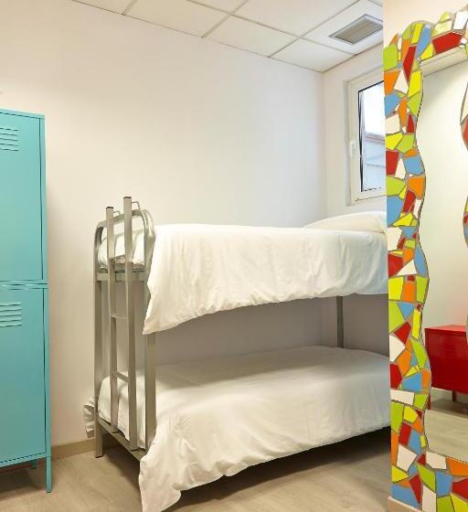חדר סטנדרט לארבעה, Pil Pil Hostel Bilbao