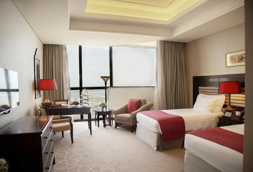 Семейный Номер, Bab Al Qasr