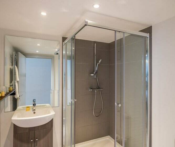 Номер Стандарт, Pelican London Hotel And Residence
