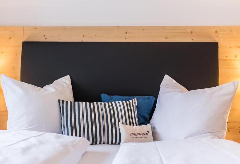 Номер Стандарт с Балконом, Familienhotel Botenwirt