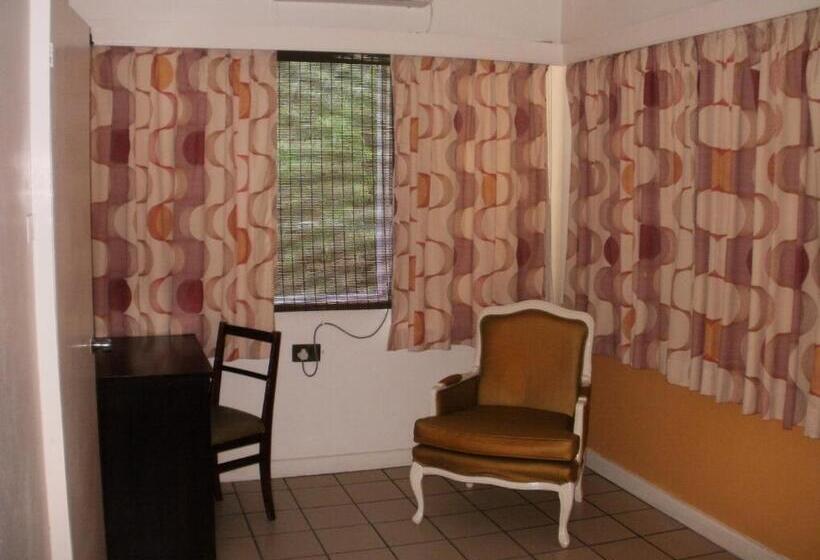 اتاق استاندارد با 2 تخت دوبل, Pineapple Court
