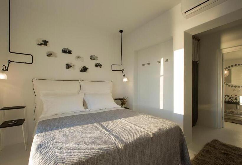 Номер Стандарт, Erosantorini Estate