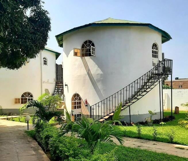 اتاق خانوادگی, Afro Garden