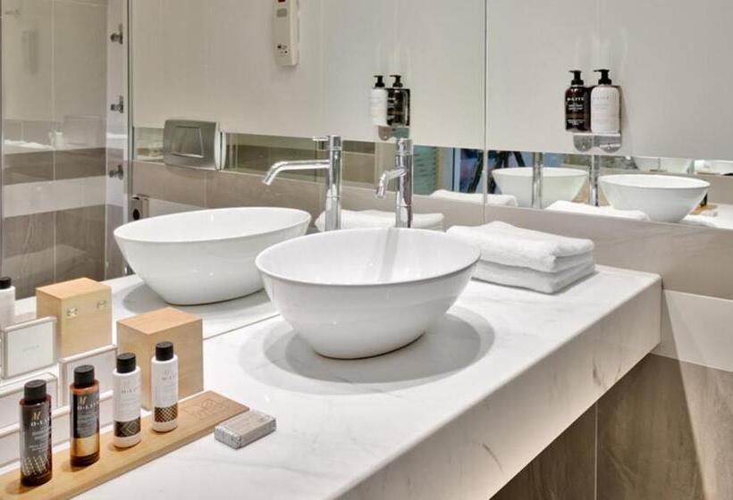 سوئیت با چشم‌انداز, Athens Tiare By Mage Hotels