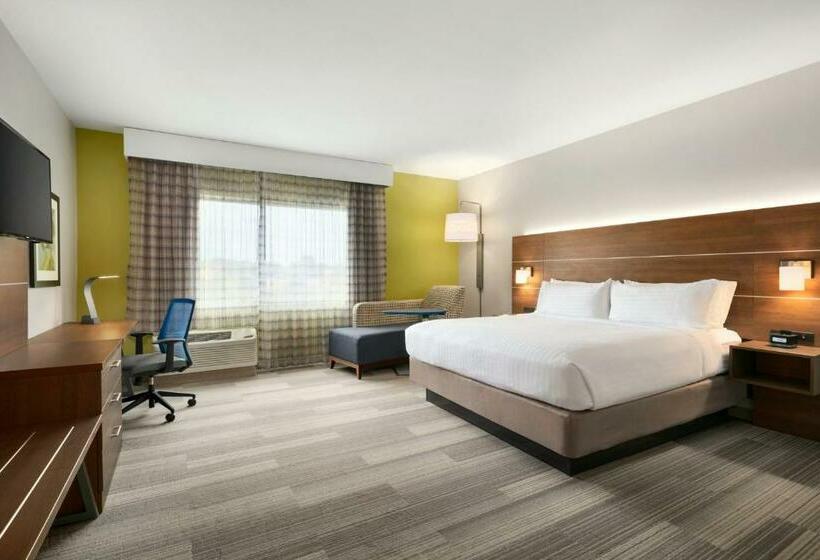 Номер Стандарт Кровать Кинг Адаптированный для Инвалидов, Holiday Inn Express & Suites Salisbury, An Ihg