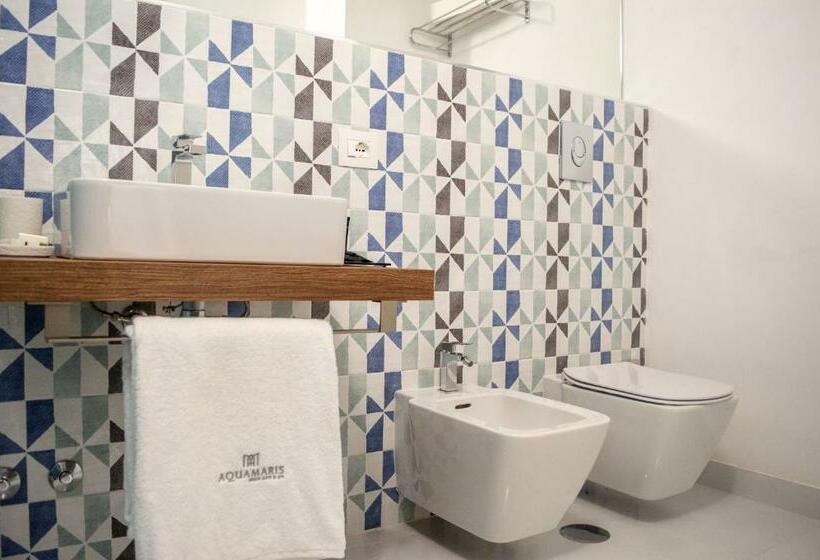 Четырехместный Номер Стандарт с Балконом, Aquamaris Design Suite & Spa