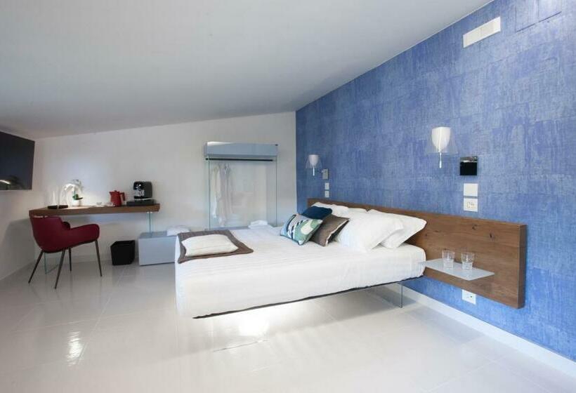 Люкс Кровать Кинг, Aquamaris Design Suite & Spa