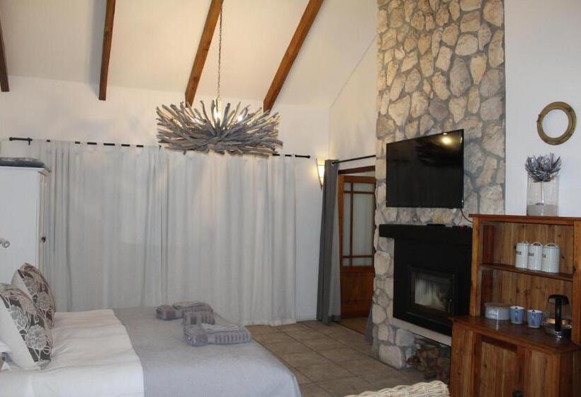 Дом 4 Спальни, Kleinzee Oceanfront Guest House
