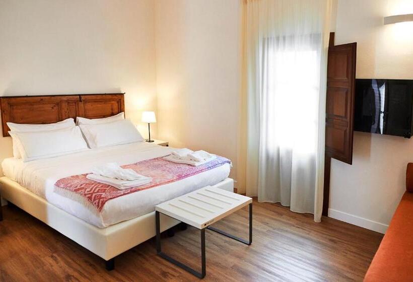 Superior Room, Sopra Le Mura