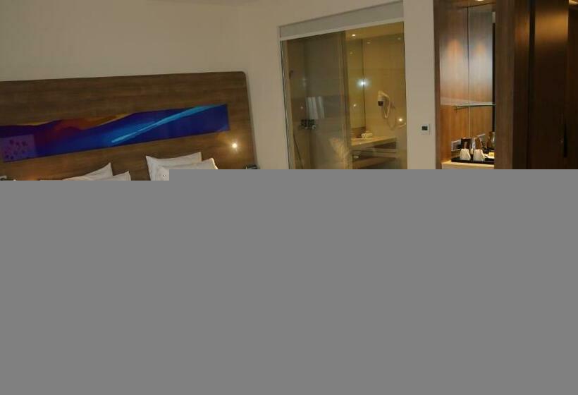 Номер Superior Кровать Кинг, Novotel Taiping Perak