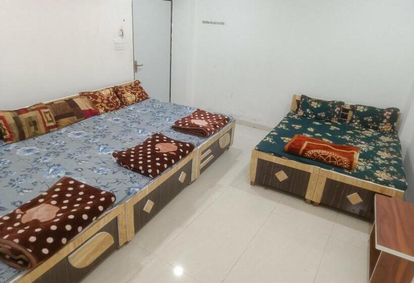 Family Room, Meera