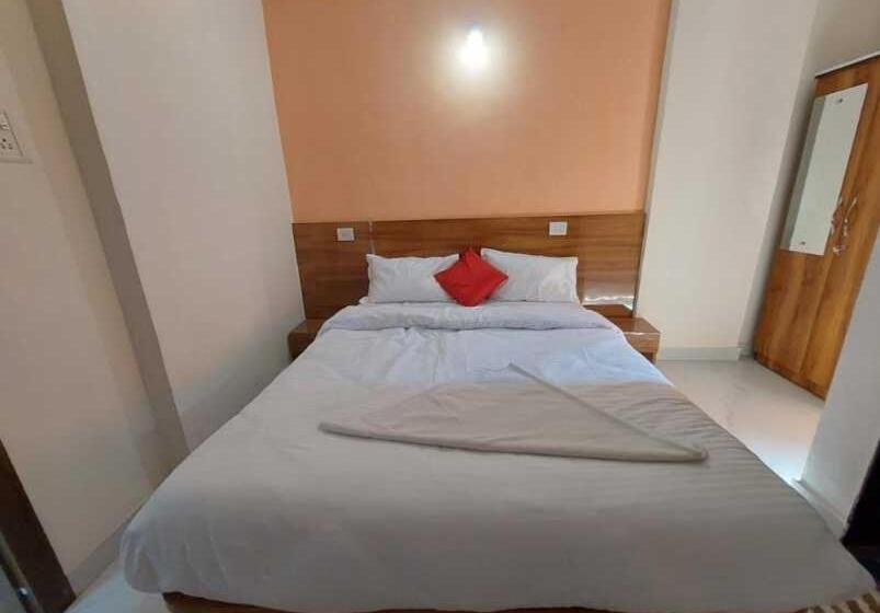 Трехместный Номер Классика, Spot On Hotel Crystal Executive