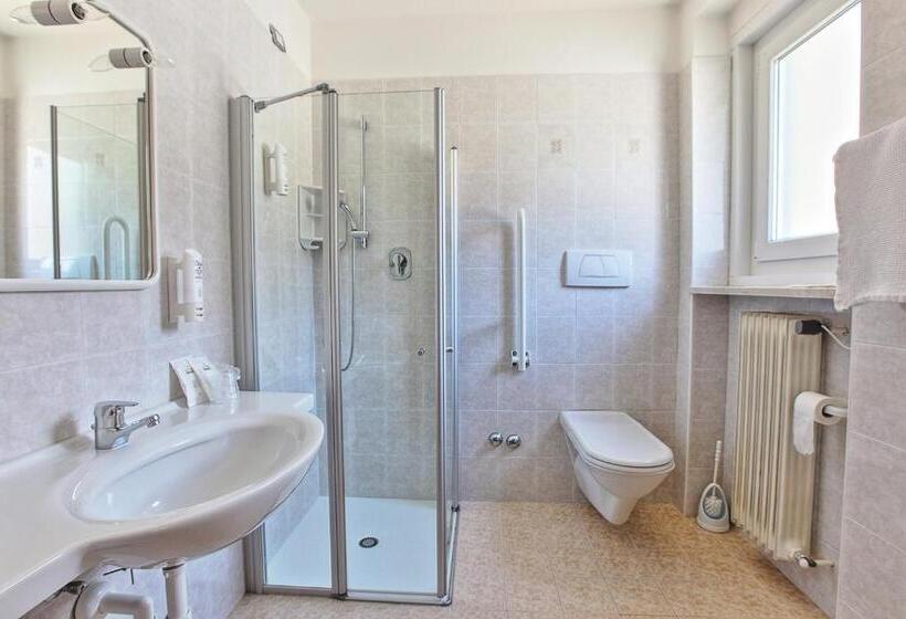 스탠다드 트리플 룸, Alphotel Milano