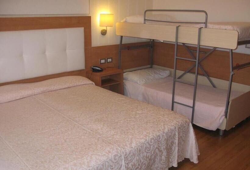 이코노이 4인룸, Alphotel Milano