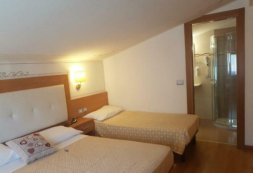 스탠다드 트리플 룸, Alphotel Milano