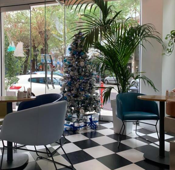 Quarto Familiar, Blue Bottle Boutique