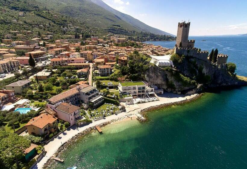 Номер Стандарт Вид на Озеро, Castello Lake Front