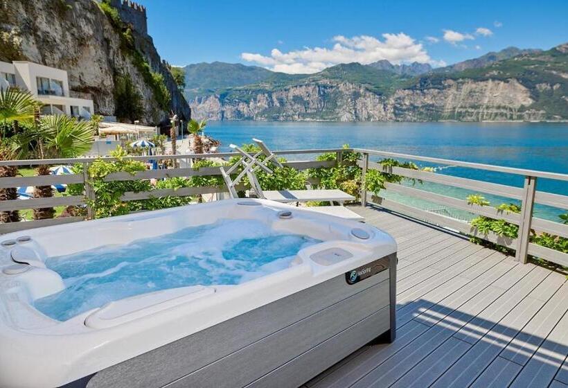 Quarto Estandar com Hidromassagem, Castello Lake Front