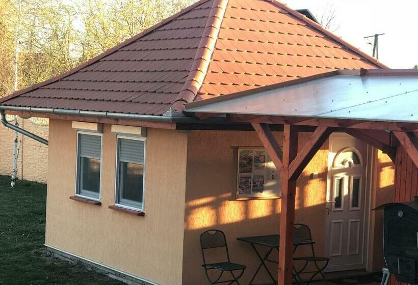 Номер Стандарт, Cuki Lak