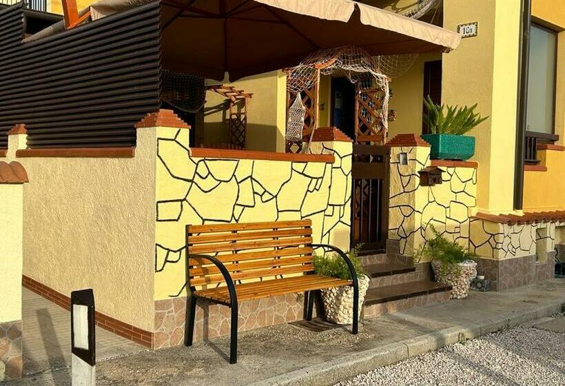 패밀리 룸, Triangolo Delle Bermuda B&b