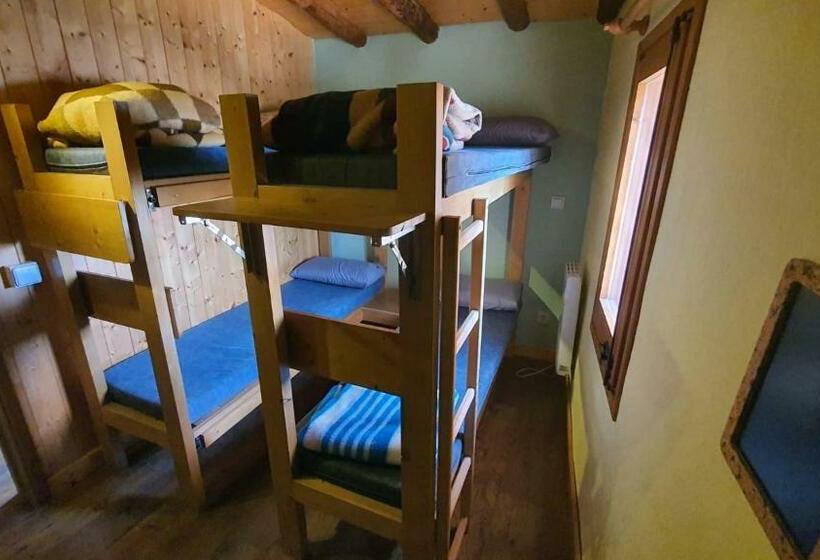 Семейный Номер Совместный Санузел, Refugi De Siurana