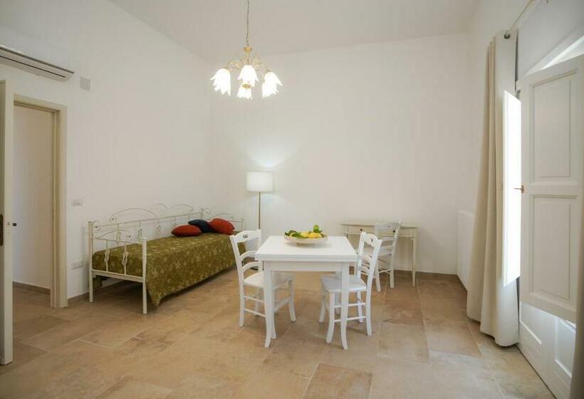 Люкс с Балконом, Palazzo Terra D Otranto