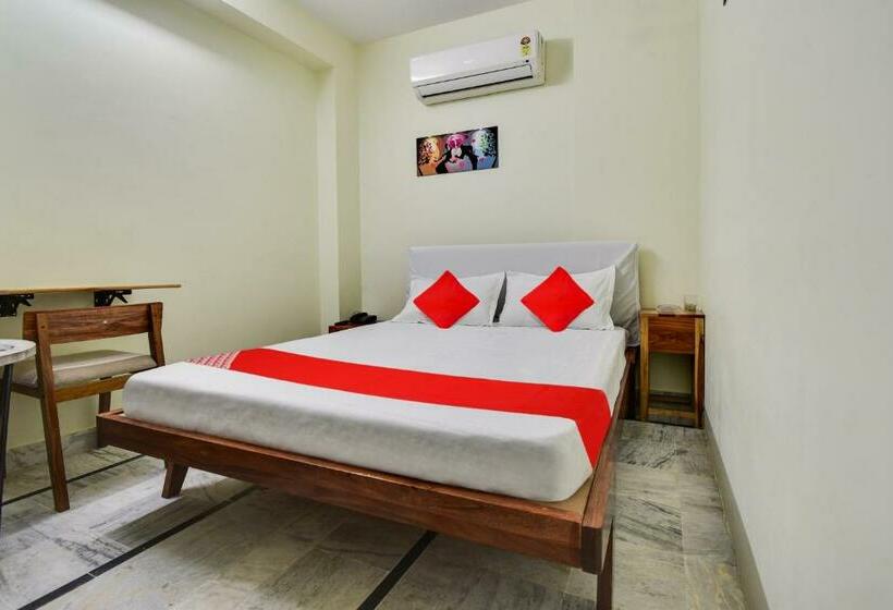 Трехместный Номер Классика, Oyo Flagship Hotel Azad Inn