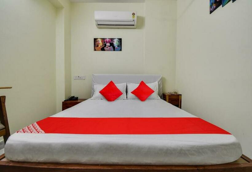 Трехместный Номер Классика, Oyo Flagship Hotel Azad Inn