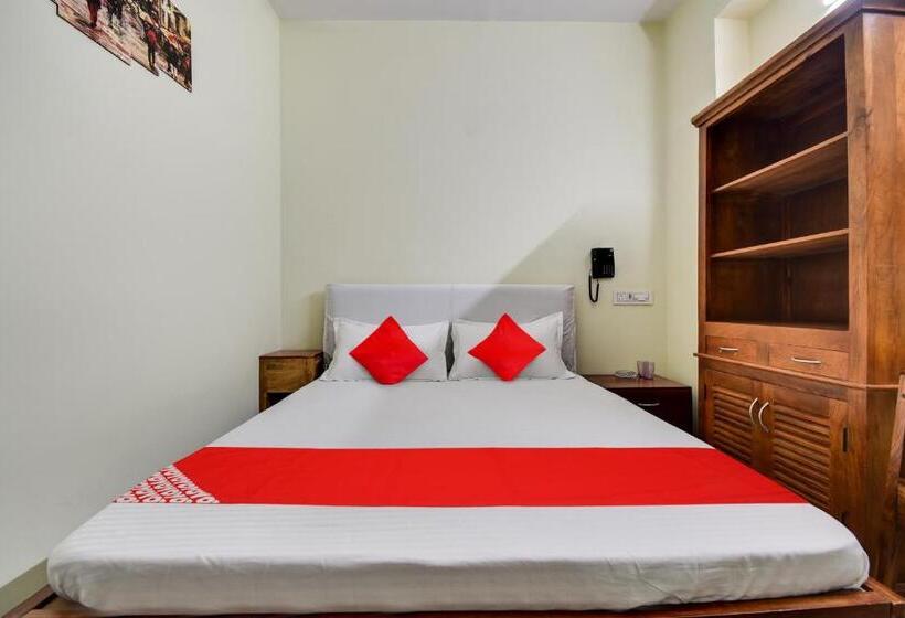 Трехместный Номер Классика, Oyo Flagship Hotel Azad Inn