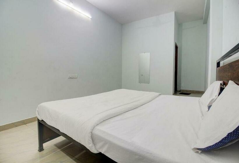 三人经典房间, Oyo Hotel Royal Inn