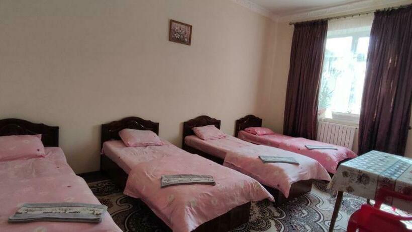 اتاق استاندارد چهار تخته, Sam Greenhouse Hostel