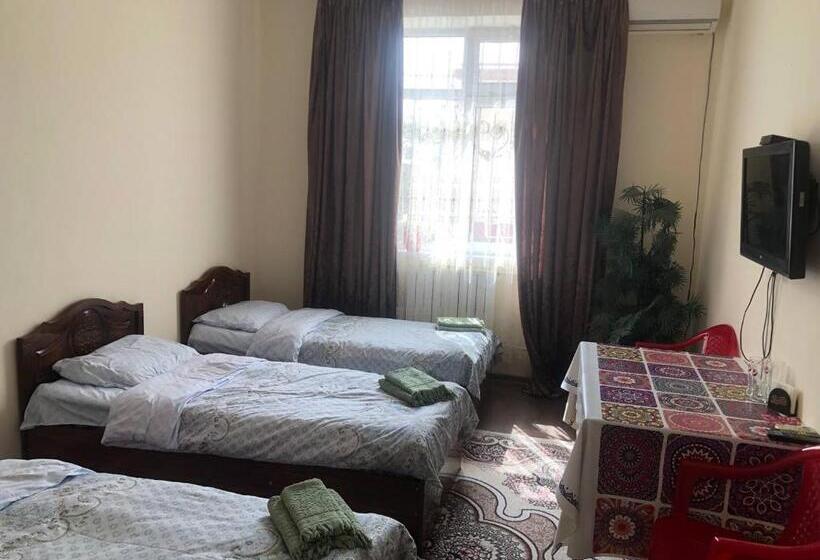 اتاق استاندارد چهار تخته, Sam Greenhouse Hostel