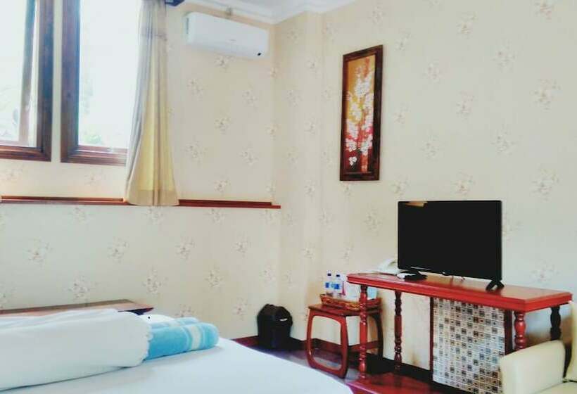 Quarto Estandar, Family Hotel Gradia 2