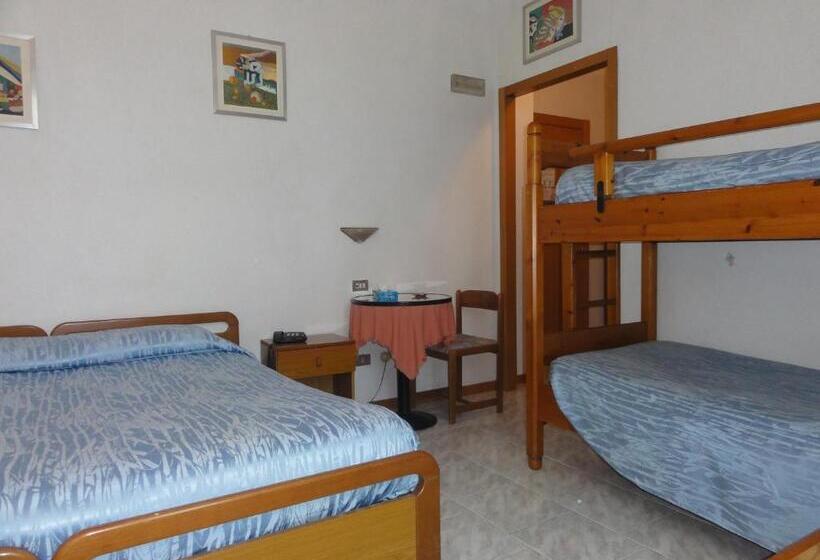 Четырехместный Номер Стандарт, Albergo Ristorante Grigna