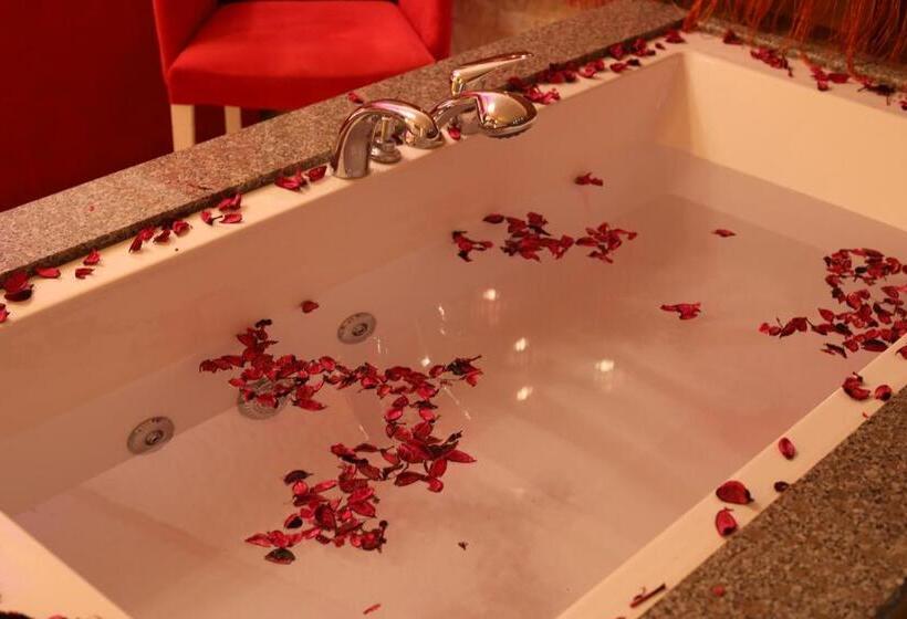 سوئیت با چشم‌انداز رودخانه, Ayder Doga Resort