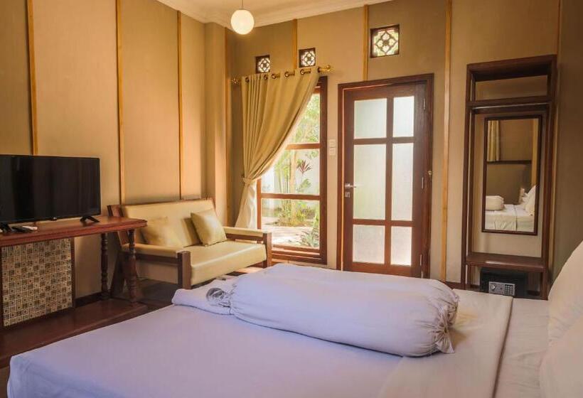 Quarto Estandar, Family Hotel Gradia 2