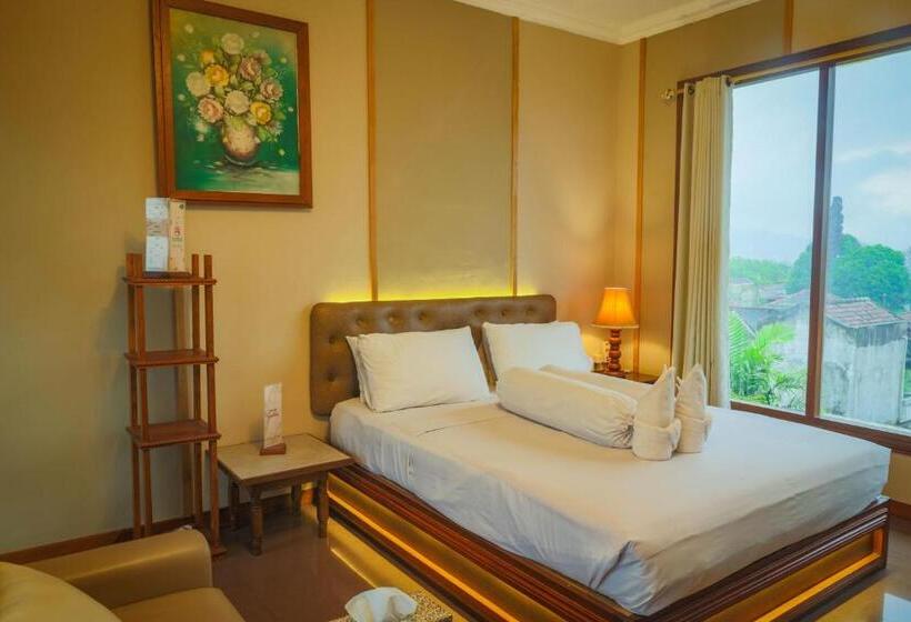 Quarto Estandar, Family Hotel Gradia 2