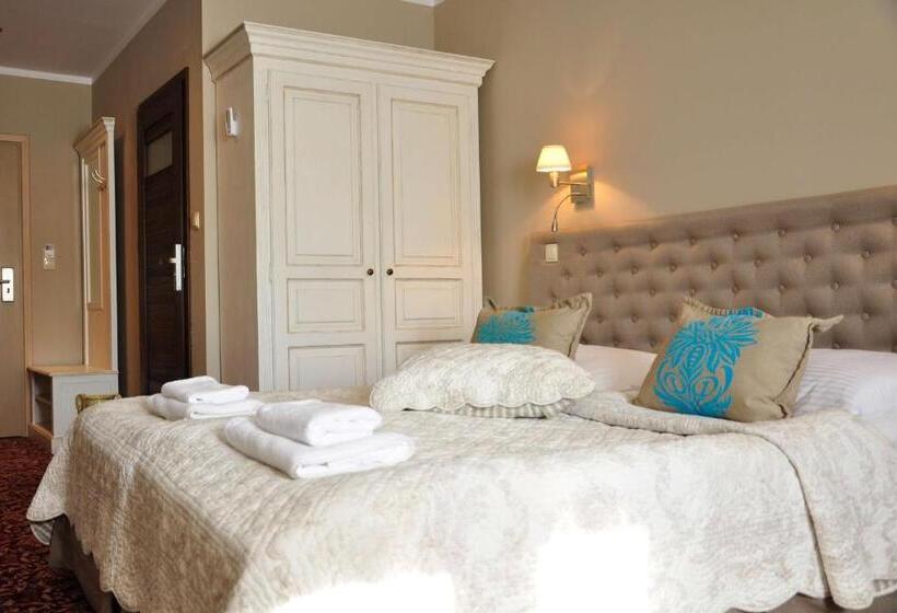 Номер Стандарт, Riviera Resort Airport Modlin