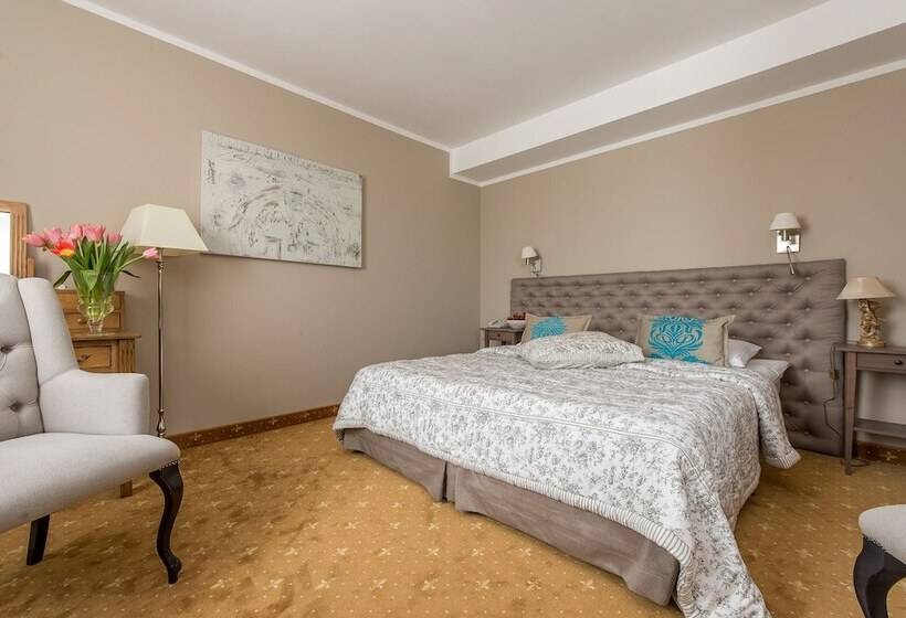 Номер Стандарт Трехместный, Riviera Resort Airport Modlin