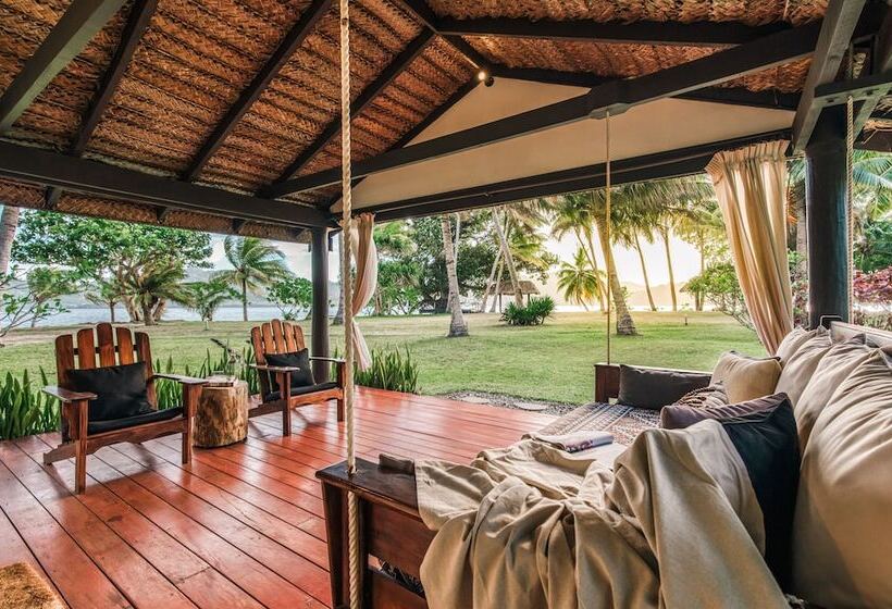بانگلوی استاندارد با چشم‌انداز دریا, Matangi Private Island Resort