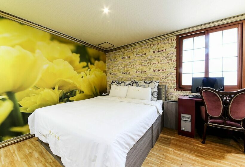 Номер Deluxe, Sense Motel