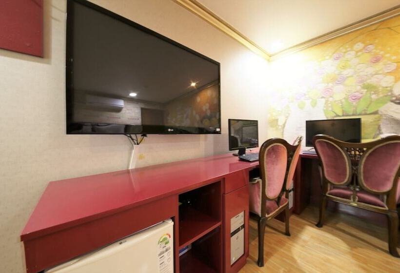 Номер Deluxe, Sense Motel