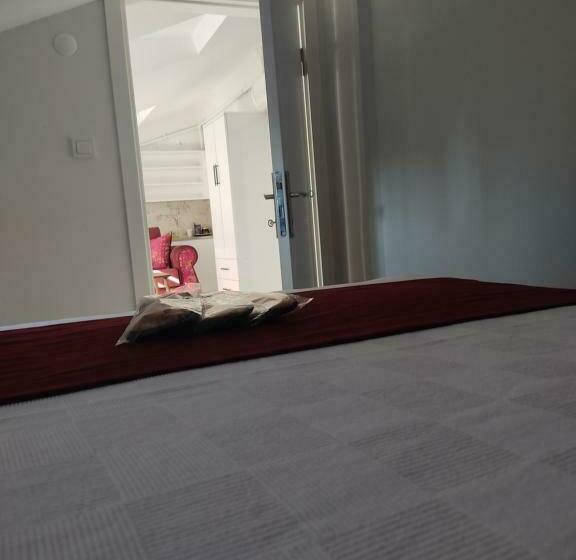 Четырехместный Номер Стандарт, Istanbul Airport Family Suites