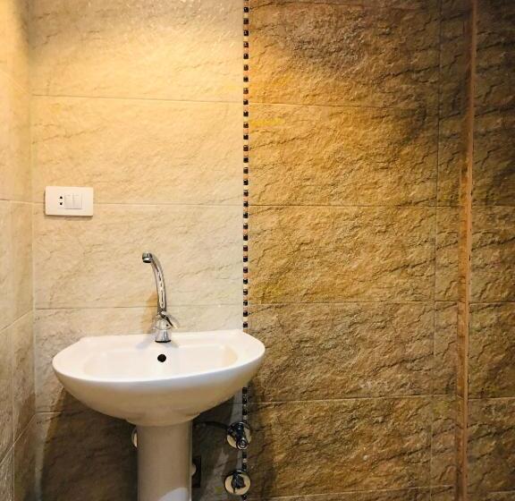 اتاق استاندارد سه نفره, Oh! Cairo Pharaoh Hostel