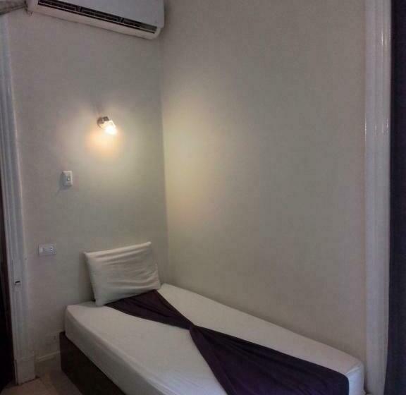 اتاق استاندارد یک نفره, Oh! Cairo Pharaoh Hostel