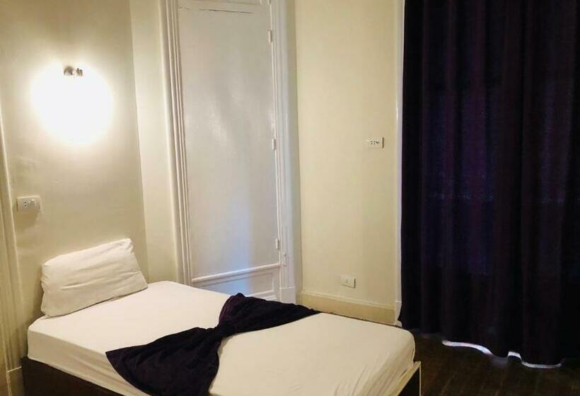 اتاق استاندارد یک نفره, Oh! Cairo Pharaoh Hostel