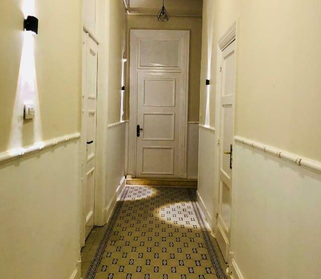 اتاق استاندارد سه نفره, Oh! Cairo Pharaoh Hostel